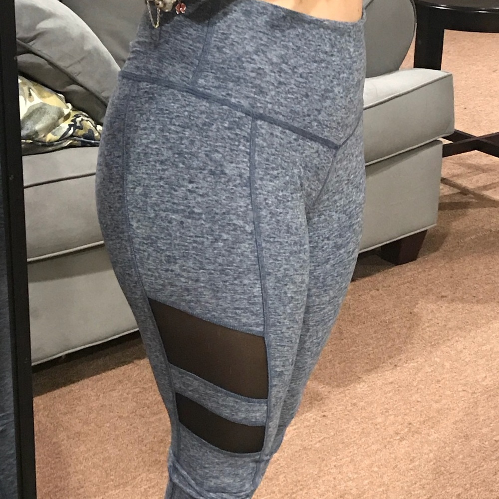 Beyond yoga size medium! - Picture 2 of 4